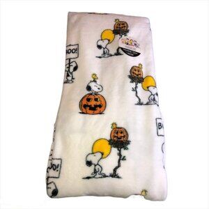 Peanuts by Berkshire VelvetLoft Snoopy/Mummy BOO Throw, 50"x70"